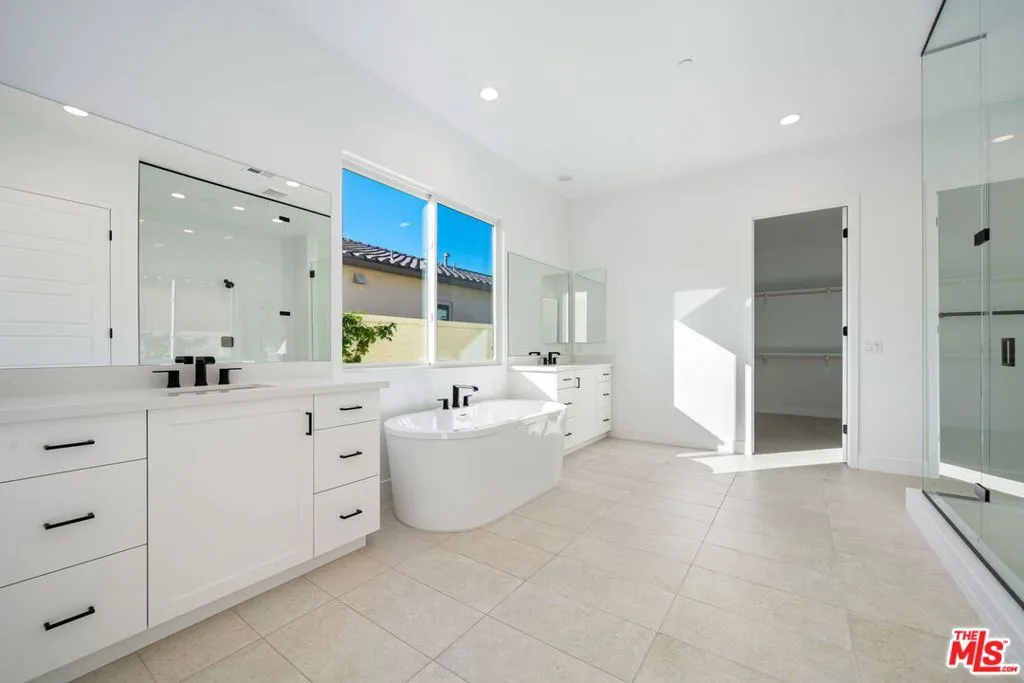 57660 Cherrywood Place, La Quinta, California 92253 home-pic-39